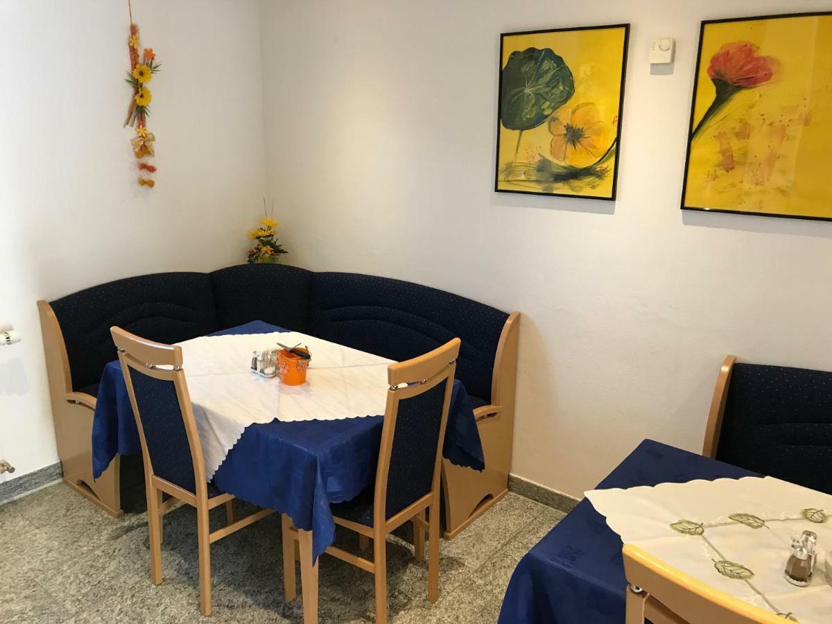 Gaestehaus Lindenhof 제너스도르프 외부 사진