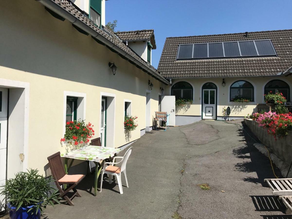 Gaestehaus Lindenhof 제너스도르프 외부 사진